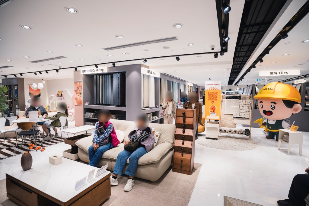 淘寶今年2月開設家具及生活家品實體店「PapaHome」,讓消費者親身感受產品質量與設計。 資料圖片 淘寶今年2月開設家具及生活家品實體店「PapaHome」,讓消費者親身感受產品質量與設計。 資料圖片