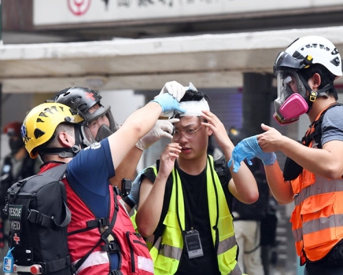 截至昨晚11時共有10人受傷送院,傷者年齡介乎30歲至72歲。