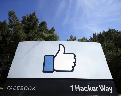 美國聯邦及多個州政府針對facebook的反壟斷訴訟被駁回。AP圖
