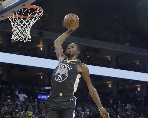 球迷每周可以免費觀看一場NBA直播賽事，欣賞杜倫(圖)等球星。AP
