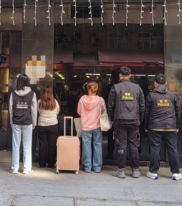 兩名內地女子被捕。警方提供