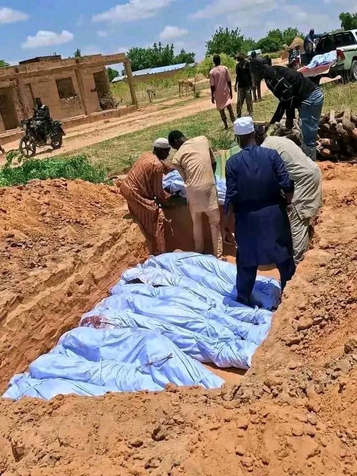 尼日利亞清真寺遇襲,至少50人死亡。 X @Sidialiyumusa 尼日利亞清真寺遇襲,至少50人死亡。 X @Sidialiyumusa