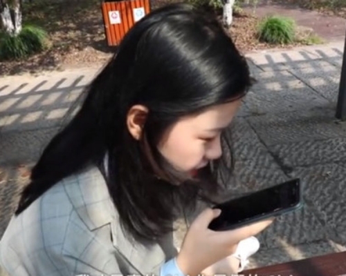 真假Siri對決，沒想到卻被Siri本尊拒絕回答。(網圖)