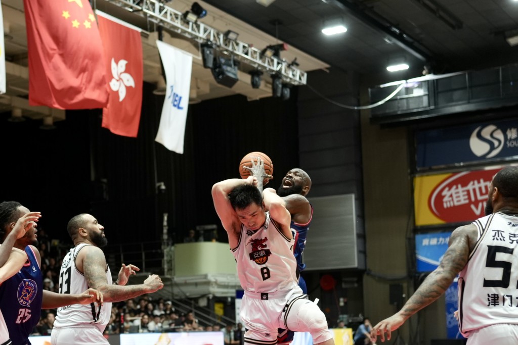 NBL季后赛总决赛Game4，香港金牛主场迎战安徽文⼀。 刘骏轩摄