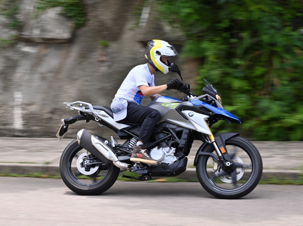 ●《铁骑搜》找来BMW Motorrad HK合作，成为该节目专用电单车。