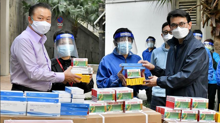中央援港物資正分批運抵本港，之後再分發有需要人士。資料圖片