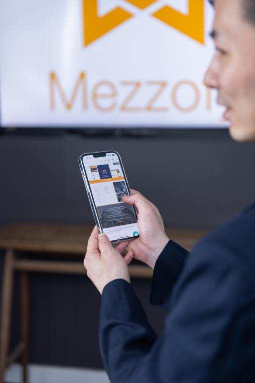 Mezzofy研發的NFC電子優惠券技術，方便市民利用手機「輕觸付款」。