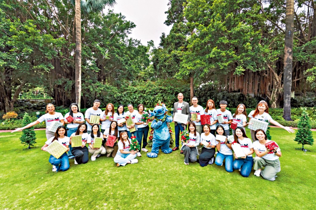 迪士尼樂園舉辦「分享禮物．分享愛」活動。