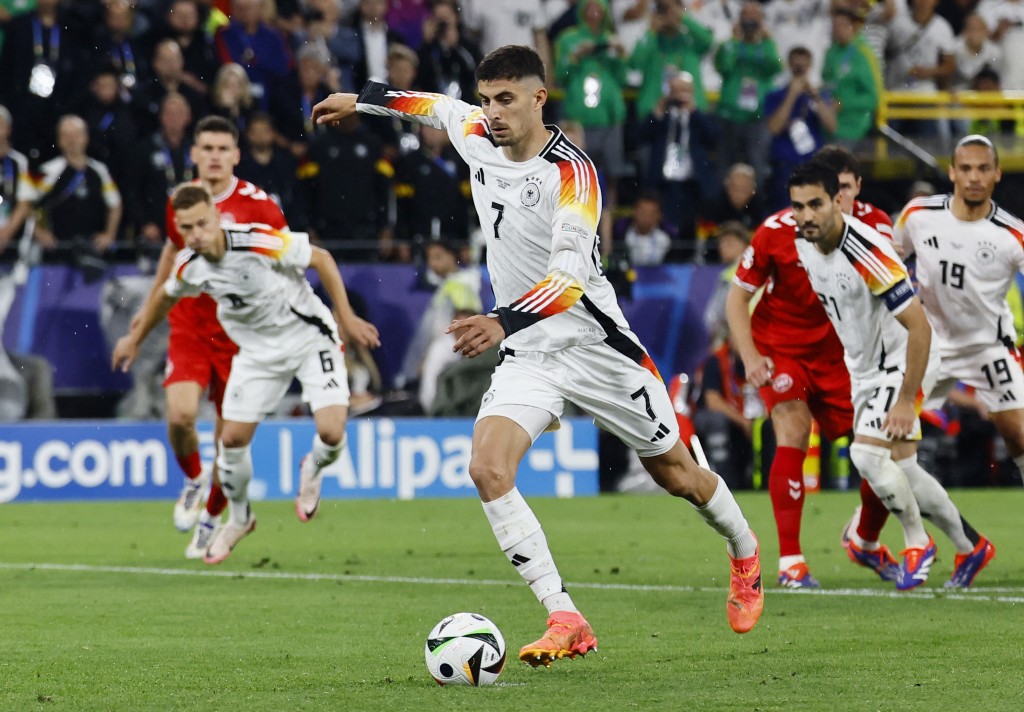 夏維斯成為德國第3位在2屆歐國盃都入2球或以上的球員。Reuters