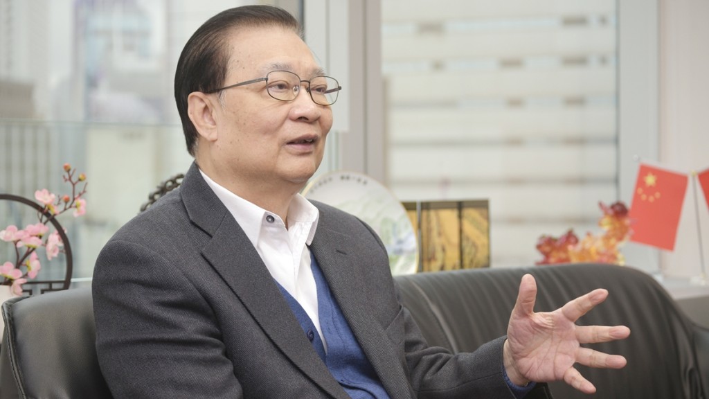 譚耀宗最後一次出席人大常委會會議。資料圖片