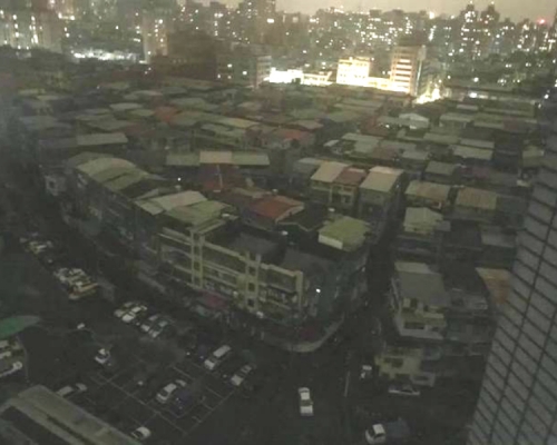 台灣新北市3千戶寒夜中停電。網上圖片