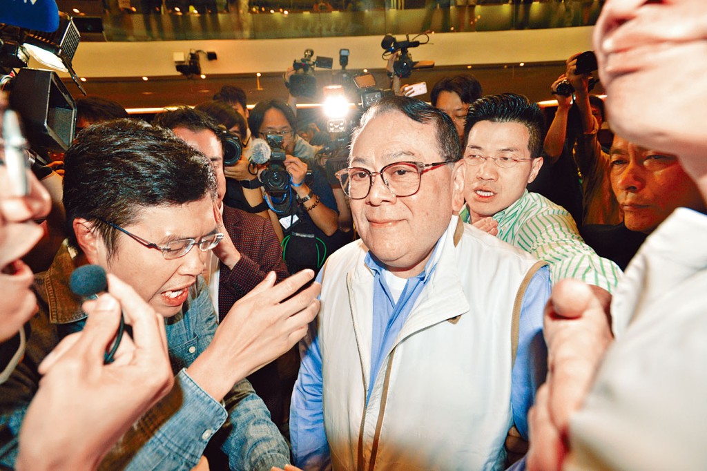 石禮謙談及對已撤回的《逃犯條例》的看法時，表明不支持。