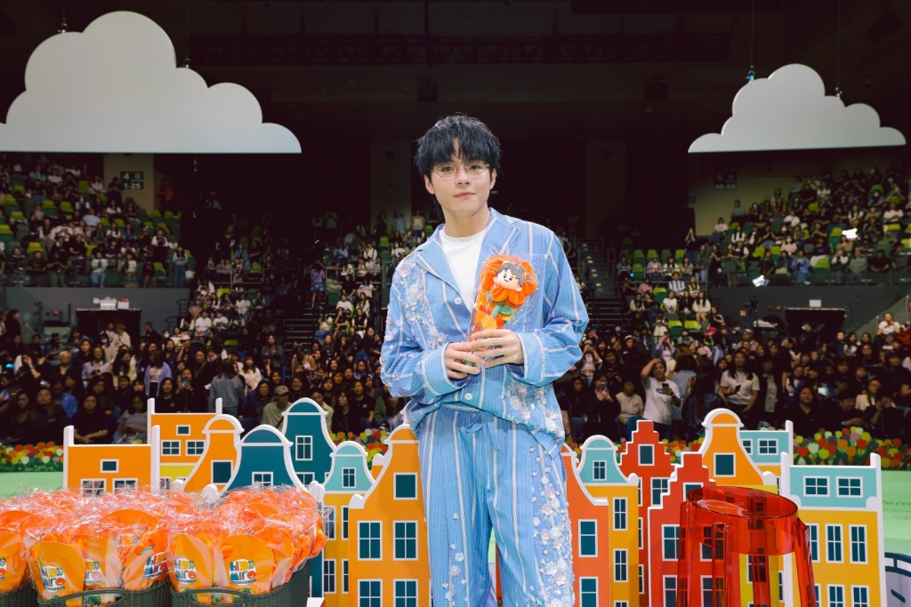 座无虚席~ 座无虚席~