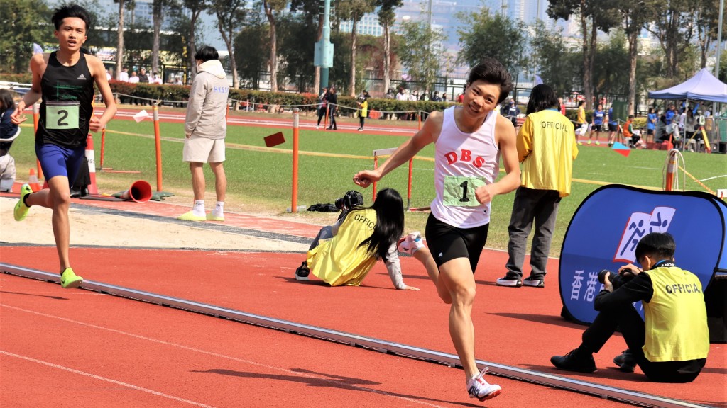 拔萃男書院的朱洛言在男子甲組800米終打破大會紀錄一圓心願。陸永鴻攝
