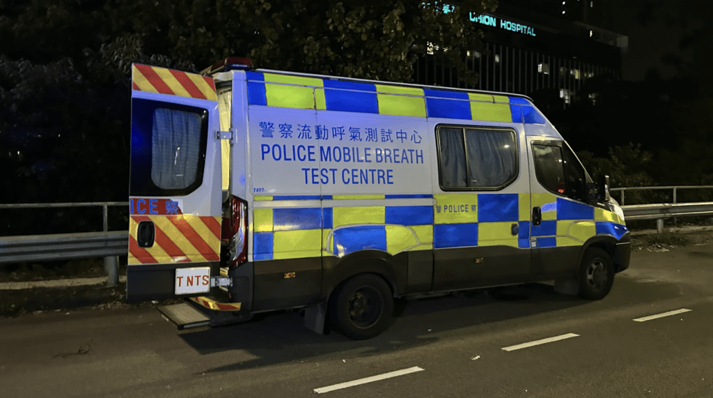 50歲姓林男司機報稱商人，「吹波波」錄得67微克，超出法定上限22微克，涉嫌「酒後駕駛」被捕。蔡楚輝攝