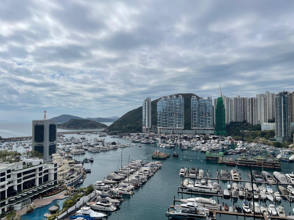 放盤廳及房也可享有深灣遊艇會及避風塘海景。