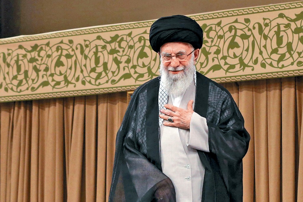 哈梅內伊上周三在德黑蘭向人民發表講話。