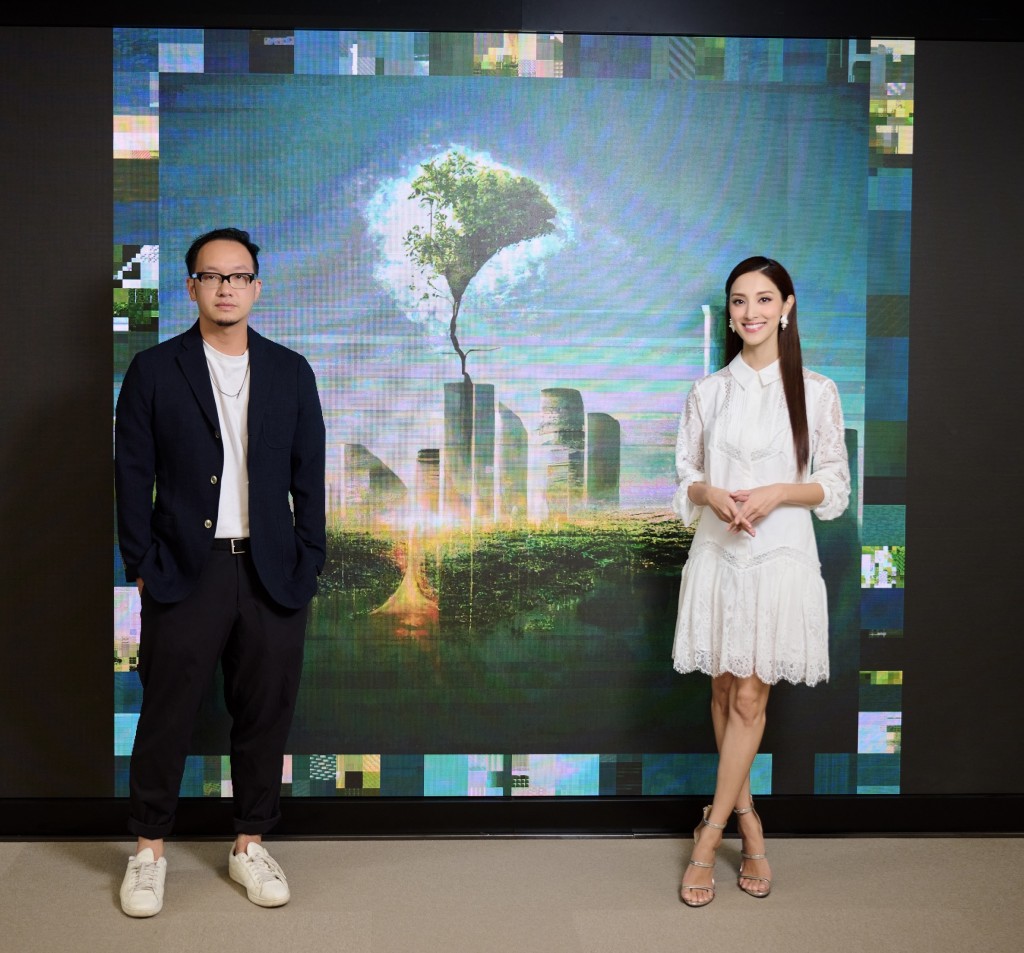 新媒體藝術家朱力行（左）及藝人陳凱琳（右），最近合作利用AI人工智能繪畫程式製作了三幅畫作。