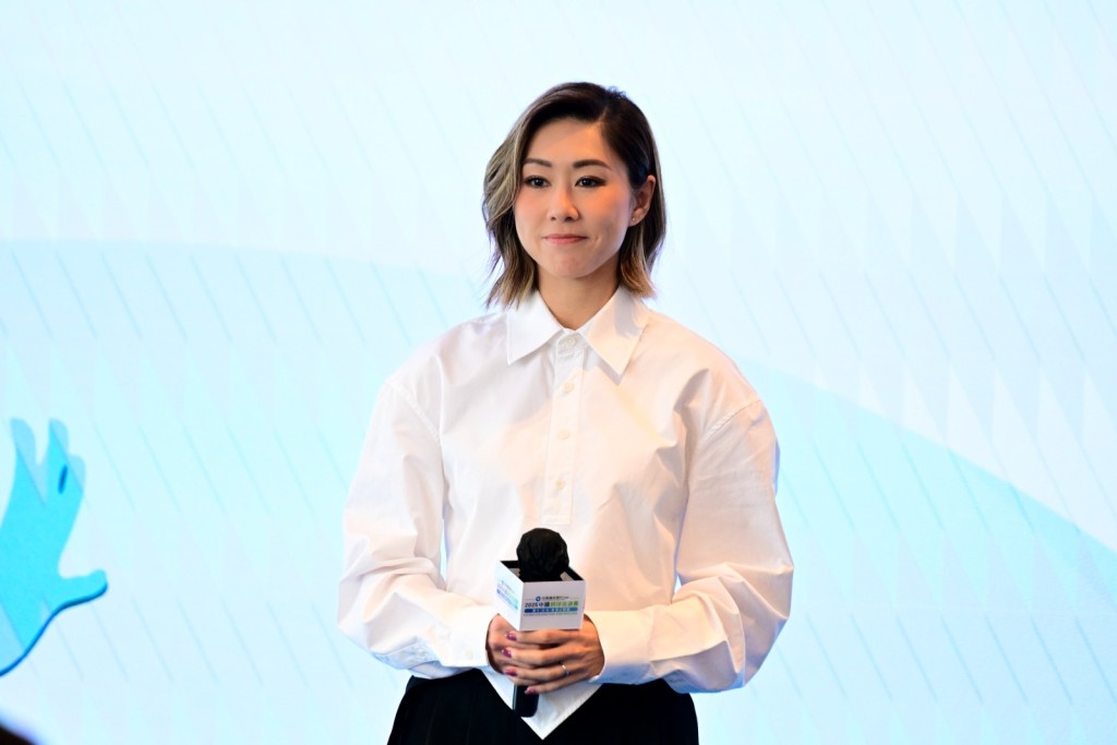 胡定欣話唔想大家「錯重點」,避談是否補擺喜酒事宜。 胡定欣話唔想大家「錯重點」,避談是否補擺喜酒事宜。