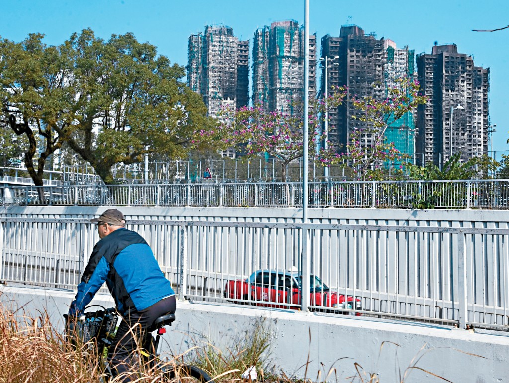 政府正透過問卷收集宏福苑居民對長遠安置安排的初步意見，提出選項包括由政府買斷業權、樓換樓，以及供購買新居屋、綠置居單位等。