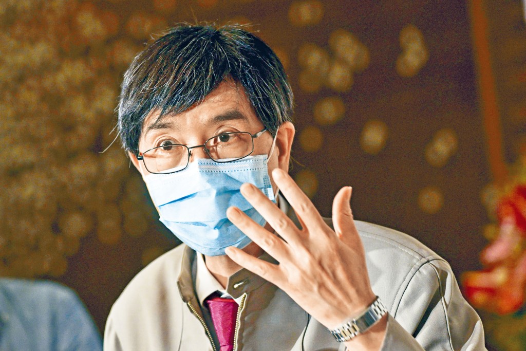 ■袁國勇指疫情急速反彈，市民須提高防疫意識。