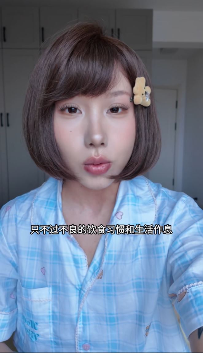 “嘻嘻徐宝”25岁因胃癌病逝，她生前多次以其不良生活习惯，提醒网友注意健康。