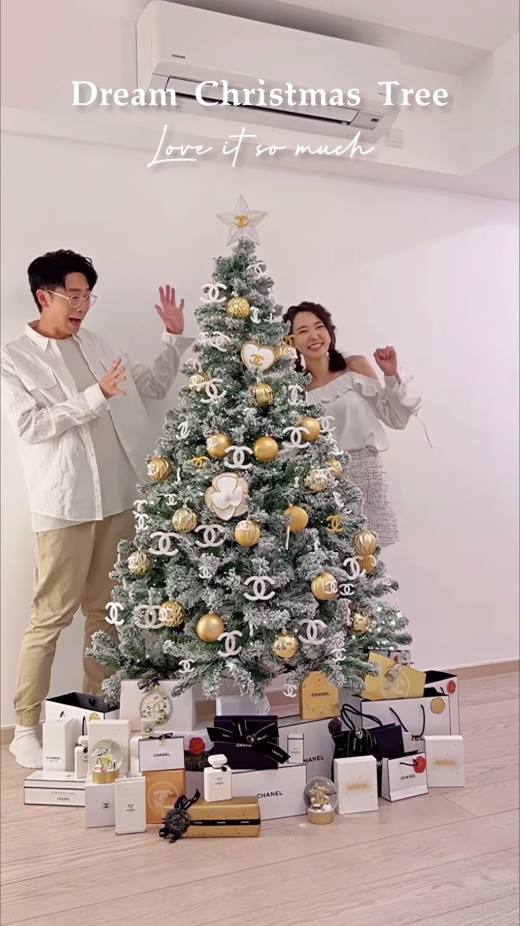 日前于IG分享为圣诞树装饰的短片。