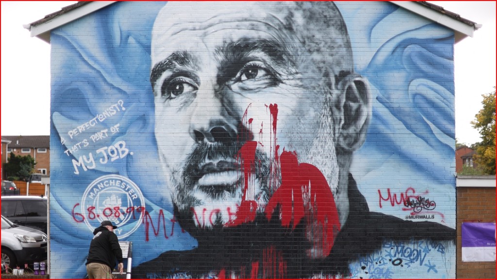 哥迪奧拿的壁畫早前已被曼聯球迷淋紅油，馬克蕭華畫家一度去作修補。Reuters
