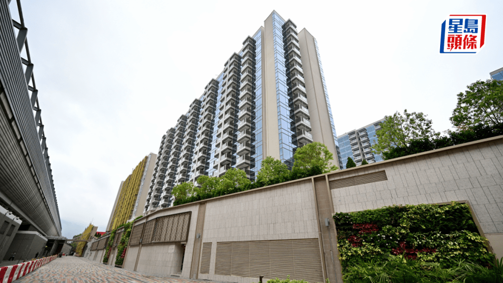 柏瓏昨連沽2伙 單日套現逾1800萬 呎價見1.58萬