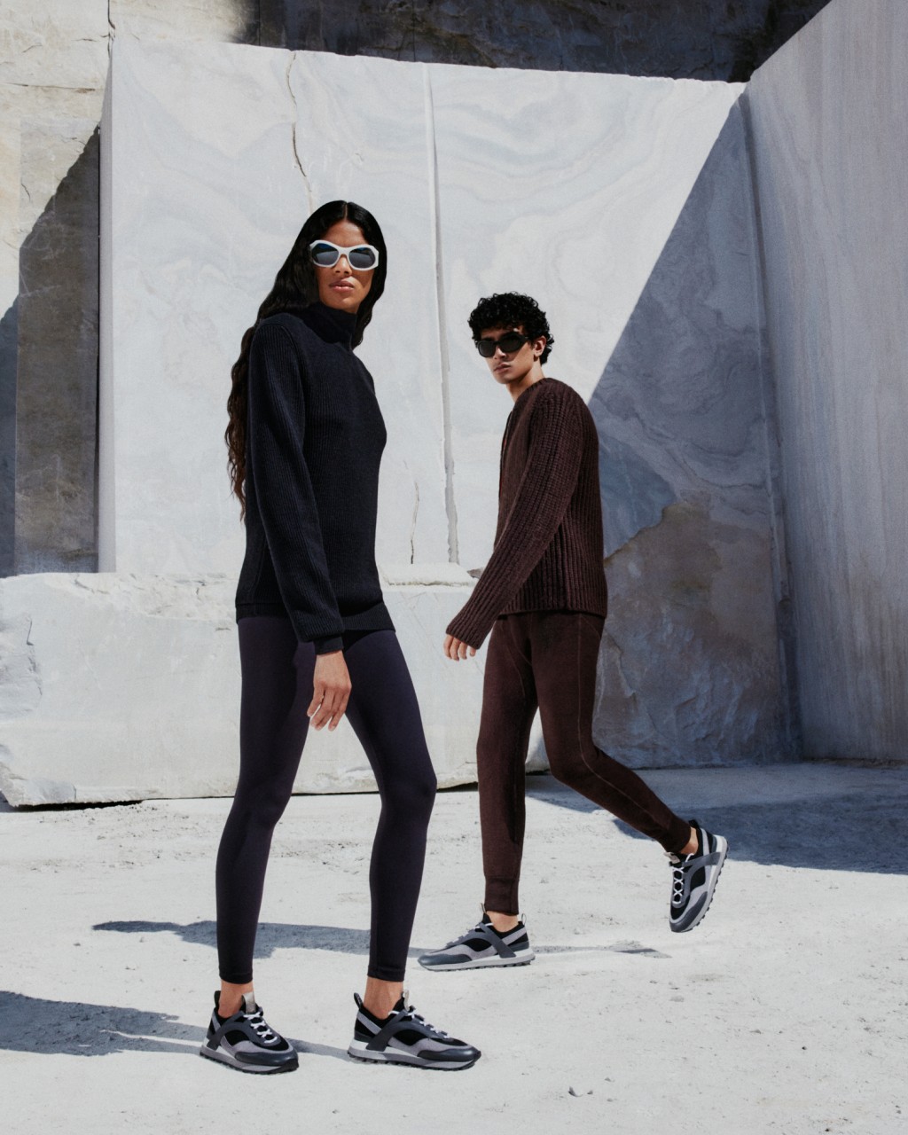 品牌全新運動鞋系列採用高科技提取的環保物料，結合標誌性的製鞋工藝，糅合優雅與輕盈舒適於一身。