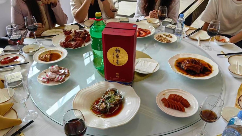 新郎許律師指控酒店收貴價菜價錢，提供未解凍預製菜。