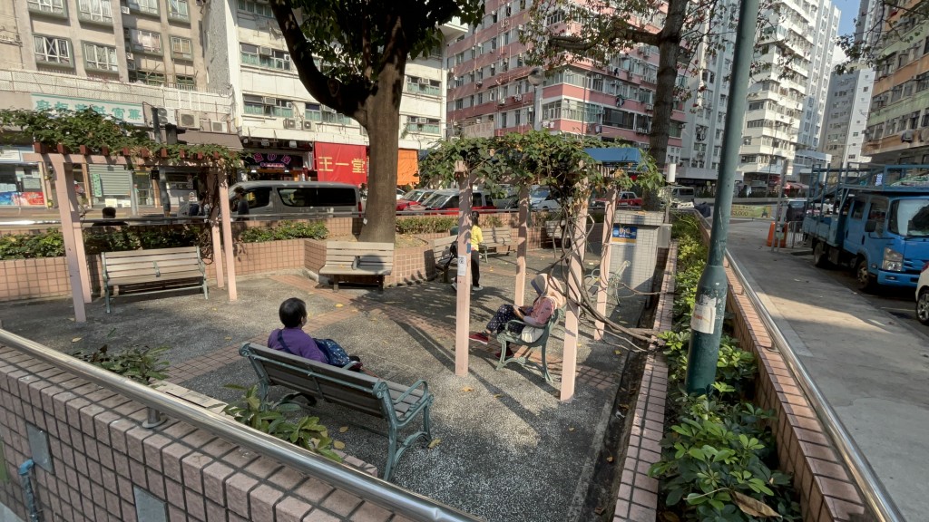 现场为深水埗福荣街休憩公园。