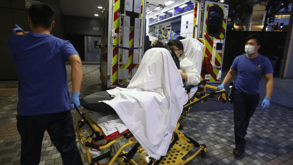 沙田鼎泰豐男職員工作期間口渴 誤飲鹼性水致肚痛送院