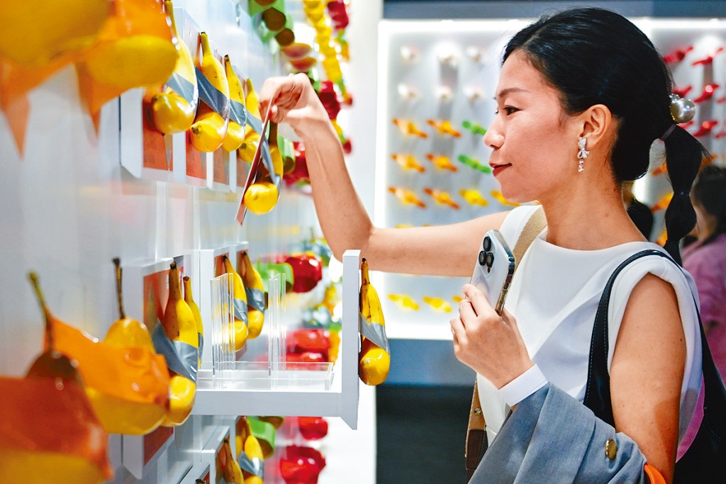 「一口脆皮香蕉」非常疯狂。