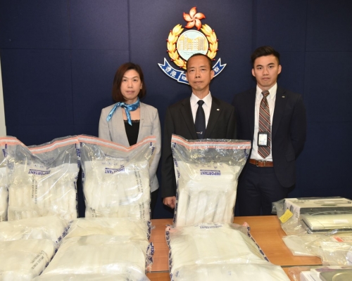 警方交代案情。楊偉亨攝