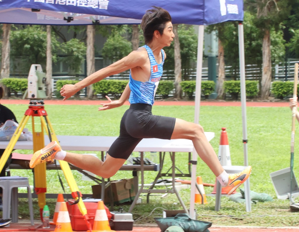三級跳的韋昌樂以打破香港U18紀錄奪冠。徐嘉華攝