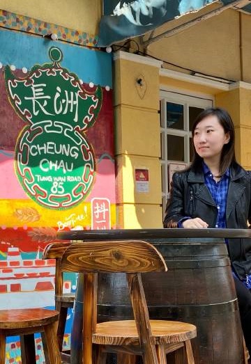 特首李家超上任時，聘請黃芷淵出任行政長官特別助理。