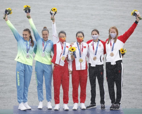 中國組合奪女子500米靜水皮划艇金牌。Reuters