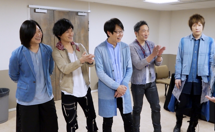 在全新一集《周遊記》中，周董特別直擊五月天在日本東京的演唱會後台。