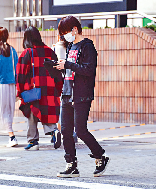 ■福本大晴與橫野於大阪度春宵。