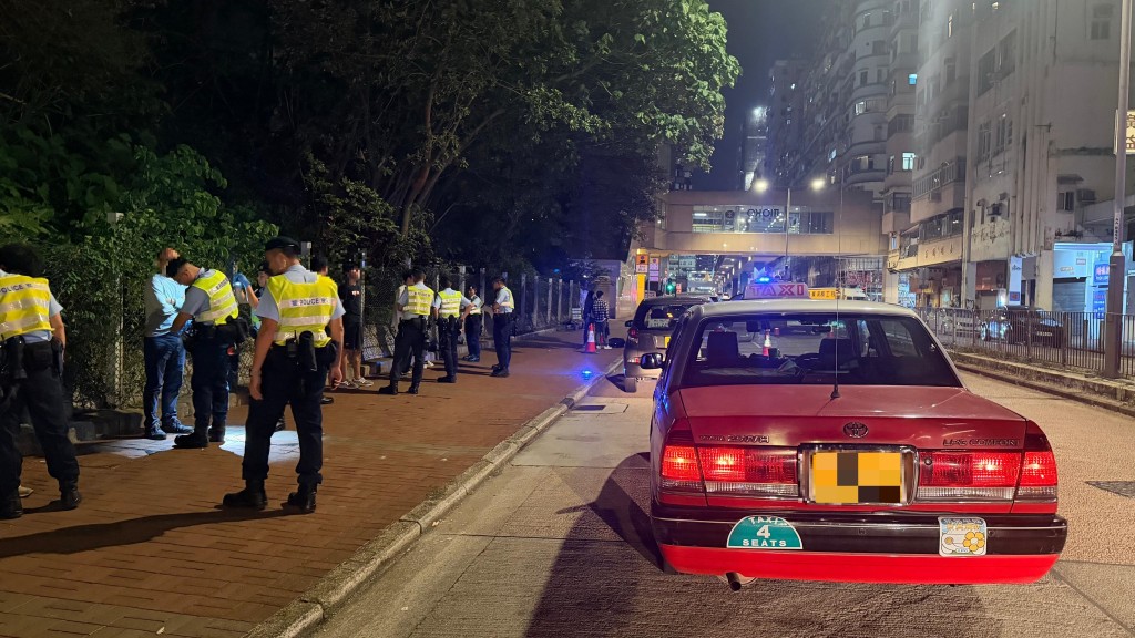 警方在萬聖節期間於西九龍區內娛樂場所重點打擊青少年濫藥及涉及與車輛使用有關的罪案。警方圖片 警方在萬聖節期間於西九龍區內娛樂場所重點打擊青少年濫藥及涉及與車輛使用有關的罪案。警方圖片