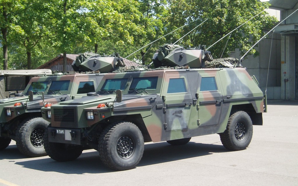 莫瓦格（MOWAG）鹰式装甲车 Eagle II 。  网上图片