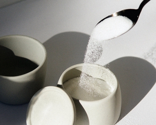 英國有報告建議政府徵收「糖鹽稅」。unsplash圖片
