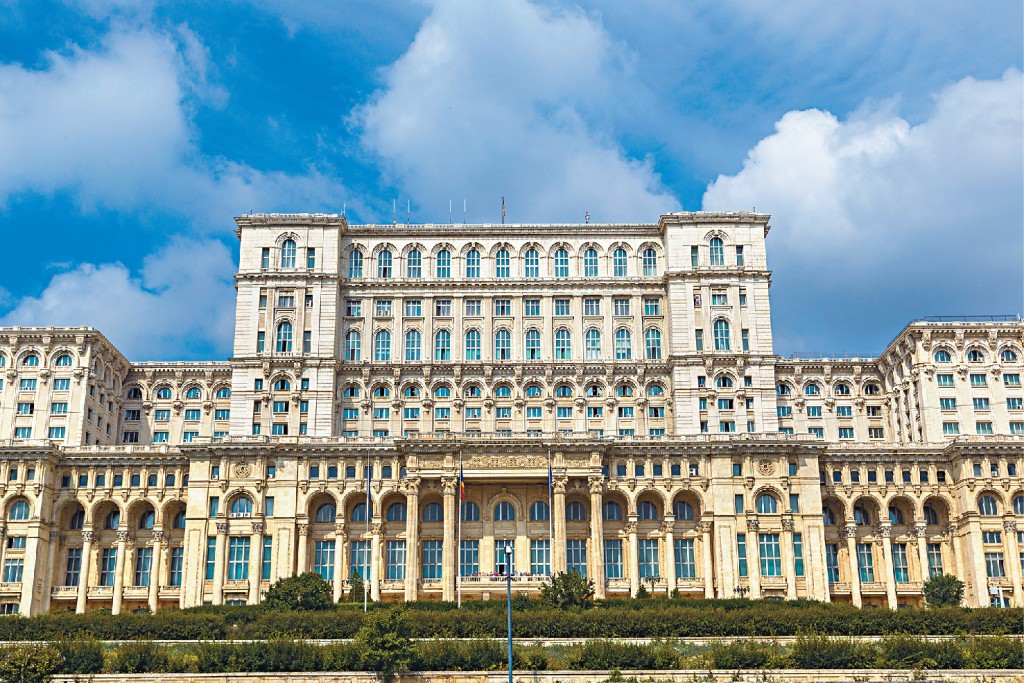 羅馬尼亞議會宮是世界上最昂貴的政府建築。