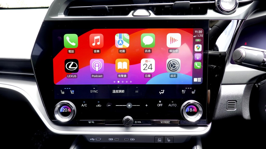 凌志RZ300e Luxury纯电动SUV可无线支援Apple CarPlay介面