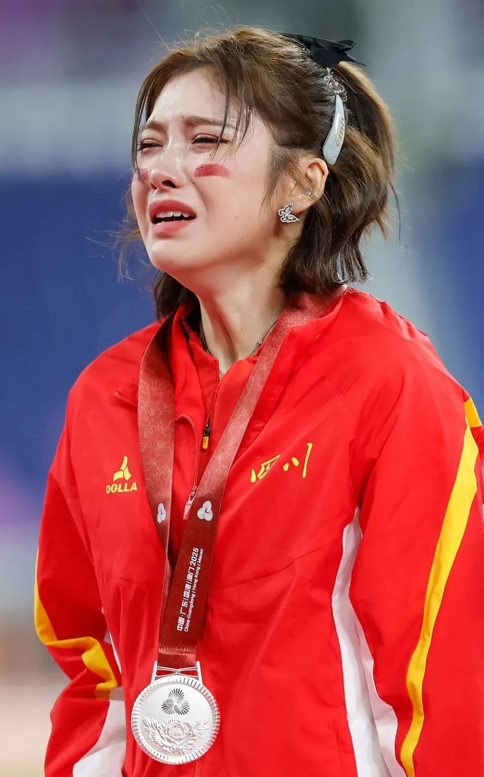 吳艷妮全運會淚灑賽場。 新華社