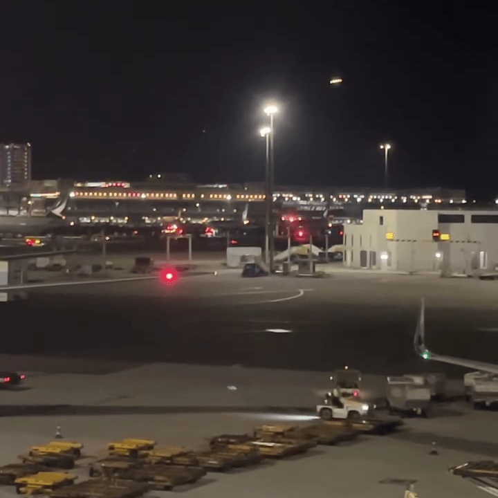 大批消防車閃燈趕至處理。Threads@thomas_traveltw