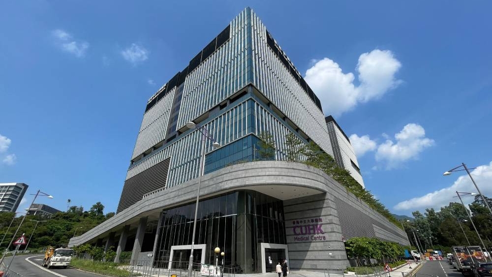 中大醫院今日特別安排供應商檢查同一品牌手術燈,發現兩間手術室有潛在風險。資料圖片