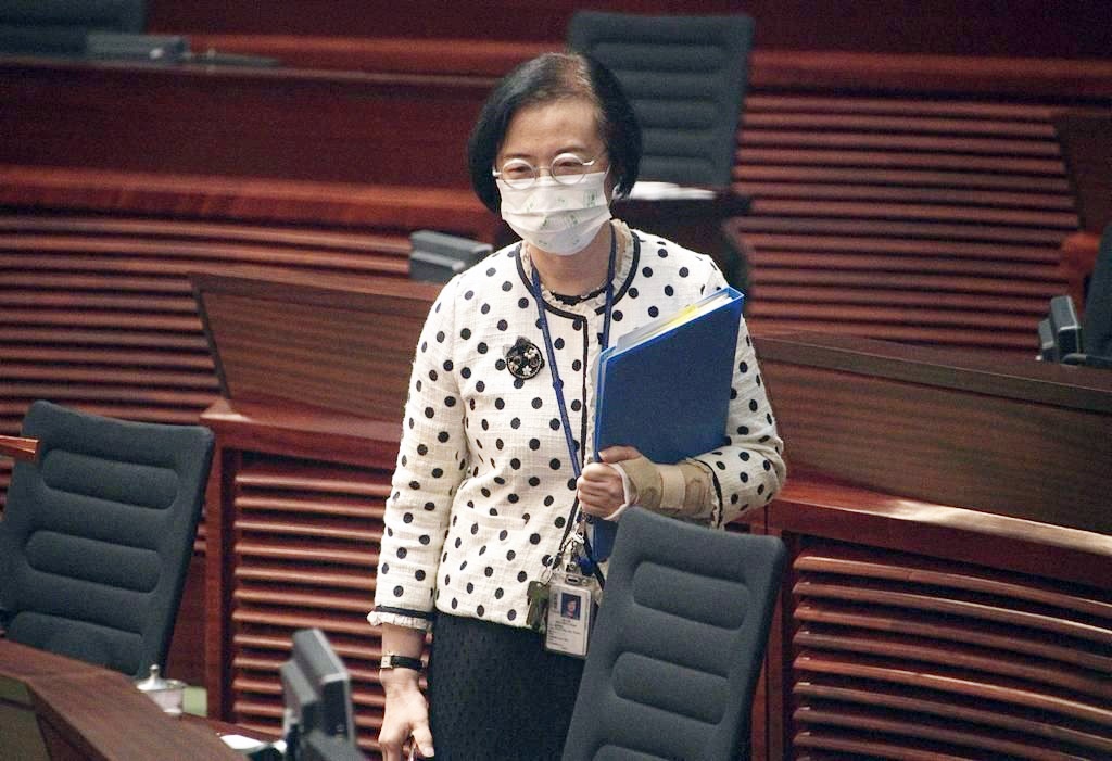 陳肇始指,會向教育局反映相關意見。