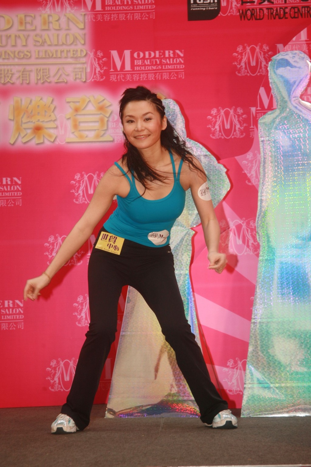 张睿羚曾演出多部港产三级片。